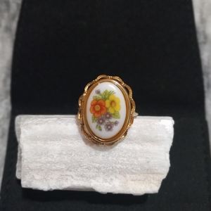 Vintage Avon French Locket Ring, Size 7-8, built in sizer